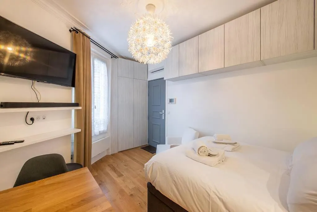 Apartman Etienne Pernet - Charming Studio With A Nice Private Terrace Párizs Franciaország