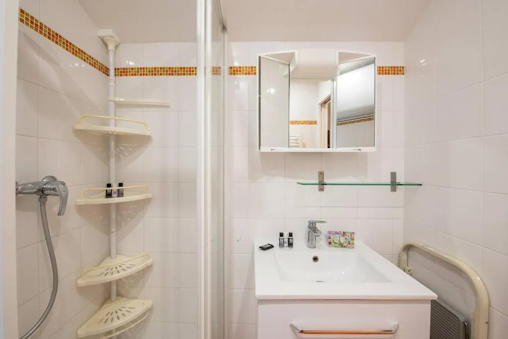 Etienne Pernet - Charming Studio With A Nice Private Terrace Paris 0*,