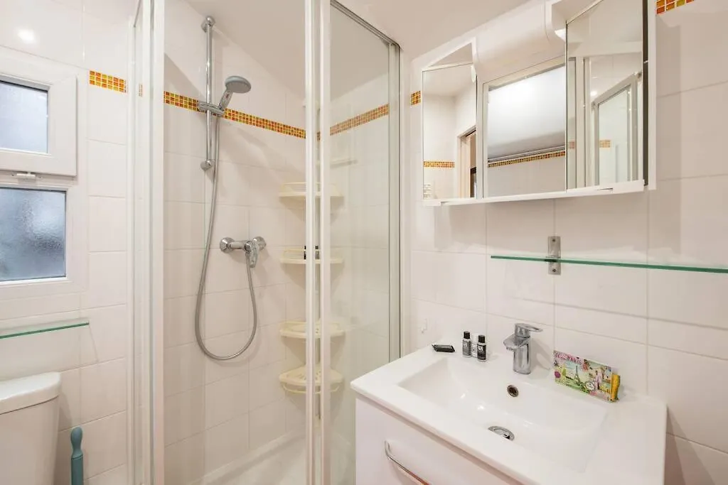 Apartman Etienne Pernet - Charming Studio With A Nice Private Terrace Párizs Franciaország