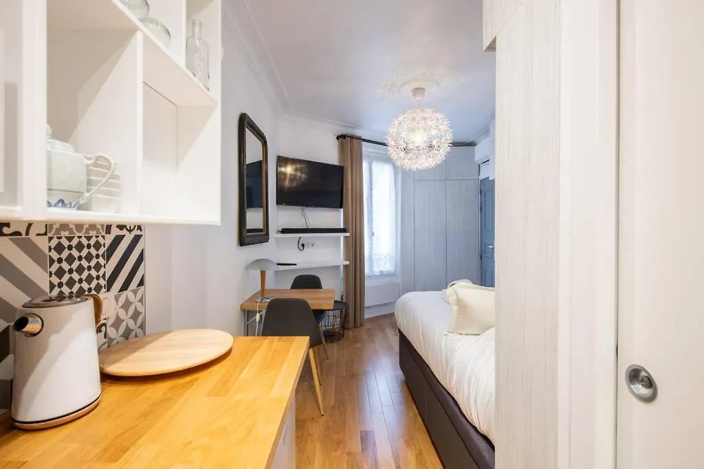 Etienne Pernet - Charming Studio With A Nice Private Terrace Párizs Apartman