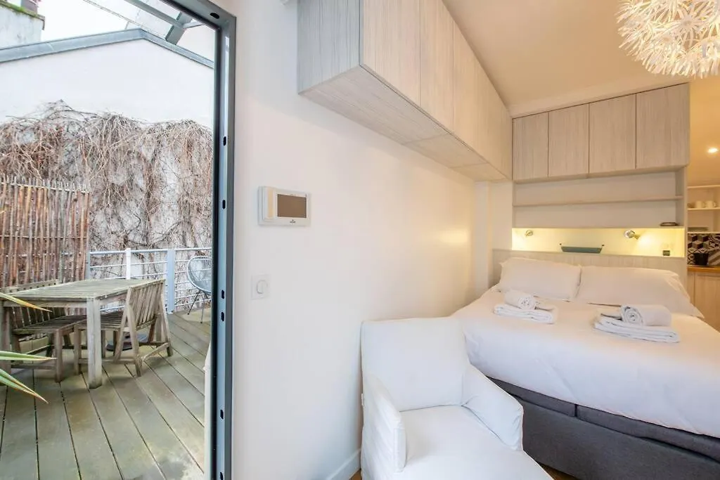 Etienne Pernet - Charming Studio With A Nice Private Terrace Paris Apartment